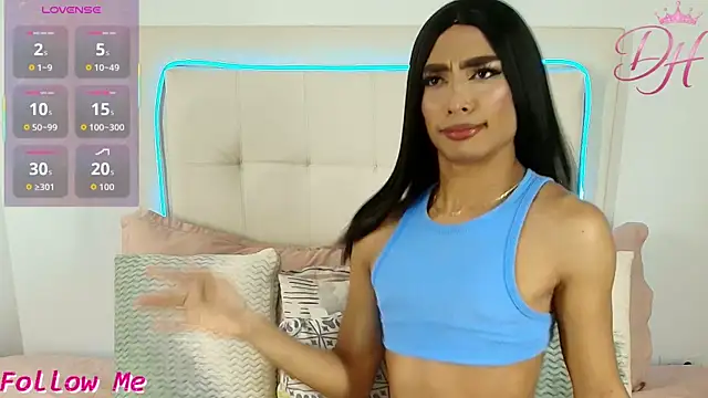 Snapshot of Daphne_Hills chatting on 16, 4, 2026 Daphne Hills online show from 16, 4, 2026