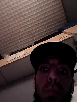 hotguy71000 online show from 16, 12, 2025