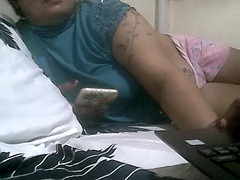 Snapshot of loriepinay46 chatting on 17, 11, 2025 loriepinay46 online show from 17, 11, 2025