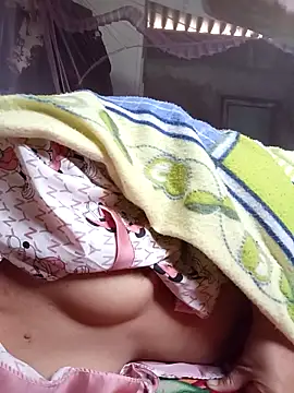 Snapshot of Lyly_sexyy chatting on 14, 12, 2025 Lyly sexyy online show from 14, 12, 2025