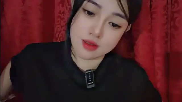 Snapshot of MiCandy-Lovee chatting on 23, 3, 2026 MiCandy-Lovee online show from 23, 3, 2026