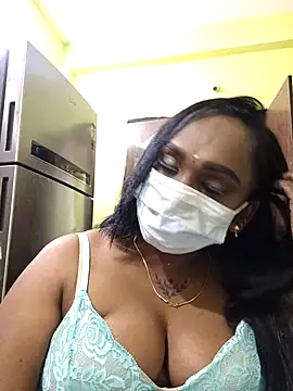 Snapshot of Dharshini98 chatting on 13, 2, 2026 Dharshini98 online show from 13, 2, 2026