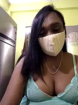 Snapshot of Dharshini98 chatting on 19, 2, 2026 Dharshini98 online show from 19, 2, 2026