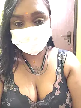 Snapshot of Dharshini98 chatting on 5, 3, 2026 Dharshini98 online show from 5, 3, 2026