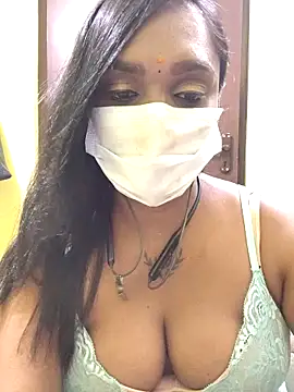 Snapshot of Dharshini98 chatting on 5, 3, 2026 Dharshini98 online show from 5, 3, 2026