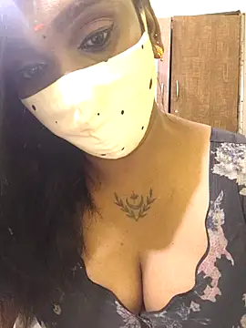 Snapshot of Dharshini98 chatting on 6, 3, 2026 Dharshini98 online show from 6, 3, 2026