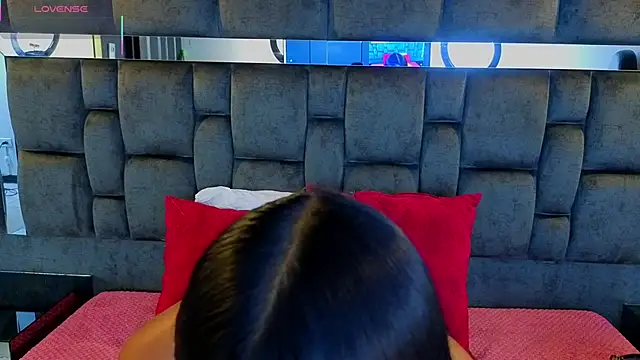 IssaJones  online show from 28, 3, 2026