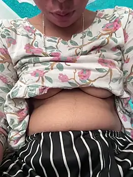 Snapshot of isha_sharma2002 chatting on 13, 3, 2026 isha sharma2002 online show from 13, 3, 2026