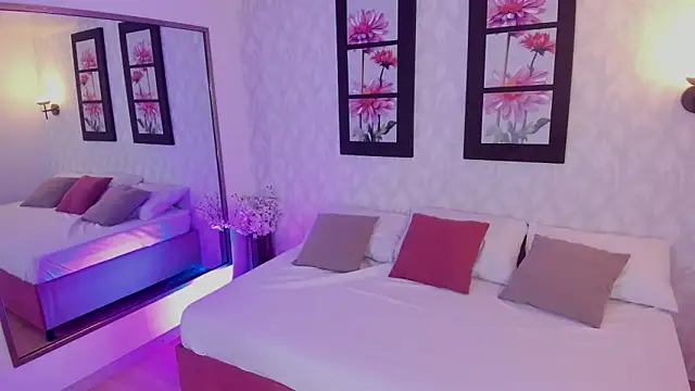 Snapshot of Martina_077 chatting on 4, 12, 2025 Martina 077 online show from 4, 12, 2025