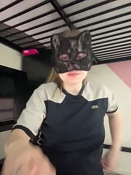 Snapshot of secretcouple_00 chatting on 11, 2, 2026 secretcouple 00 online show from 11, 2, 2026