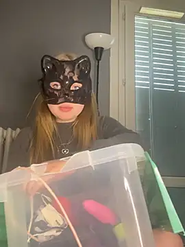 Snapshot of secretcouple_00 chatting on 1, 4, 2026 secretcouple 00 online show from 1, 4, 2026