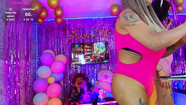 Snapshot of TAYLOR_S7 chatting on 1, 4, 2026 TAYLOR S7 online show from 1, 4, 2026