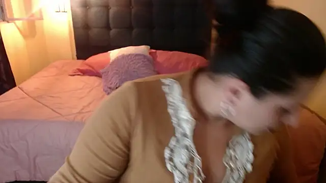 Snapshot of Catalinajane1 chatting on 4, 6, 2026 Catalinajane1 online show from 4, 6, 2026