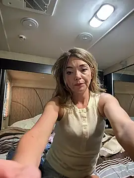 Snapshot of miatate chatting on 6, 4, 2026 miatate online show from 6, 4, 2026