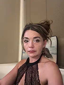 Snapshot of miatate chatting on 24, 4, 2026 miatate online show from 24, 4, 2026