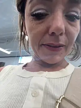 Snapshot of miatate chatting on 25, 4, 2026 miatate online show from 25, 4, 2026