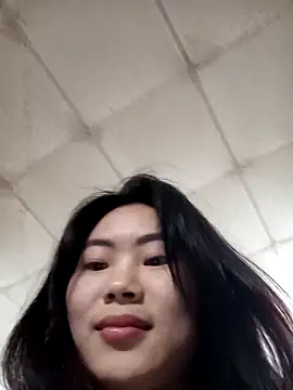 Snapshot of Lynk2x chatting on 13, 11, 2025 Lynk2x online show from 13, 11, 2025