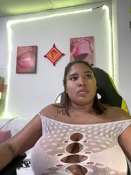 Snapshot of morena-2025 chatting on 9, 5, 2026 morena-2025 online show from 9, 5, 2026