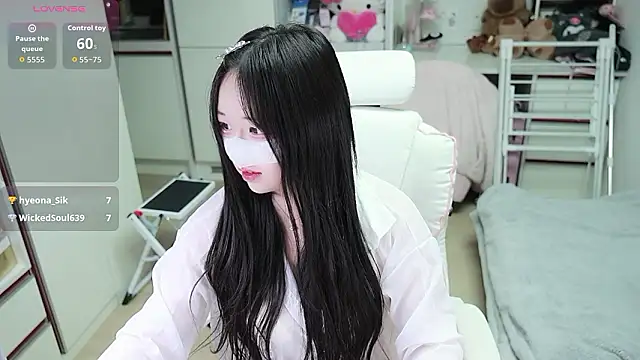 Snapshot of kimhyeona2005 chatting on 30, 4, 2026 kimhyeona2005 online show from 30, 4, 2026