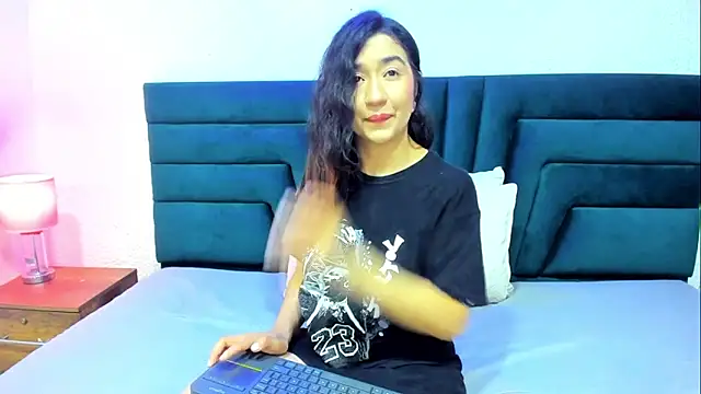 Snapshot of VictoriaRouge_ chatting on 17, 5, 2026 VictoriaRouge online show from 17, 5, 2026