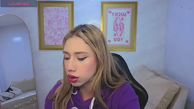 Evy Luxx v online show from 15, 4, 2026