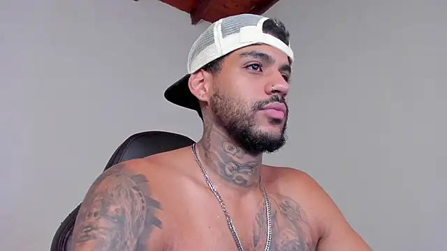 LuigiVitale 1 online show from 30, 11, 2025