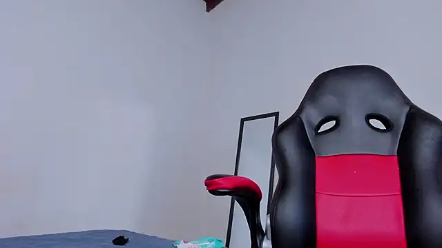 LuigiVitale 1 online show from 6, 3, 2026