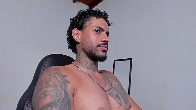 Snapshot of LuigiVitale_1 chatting on 13, 4, 2026 LuigiVitale 1 online show from 13, 4, 2026