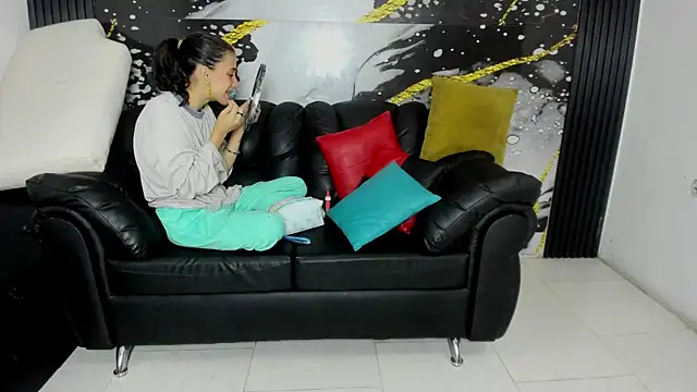 Reallyhotsexx333 online show from 13, 1, 2026