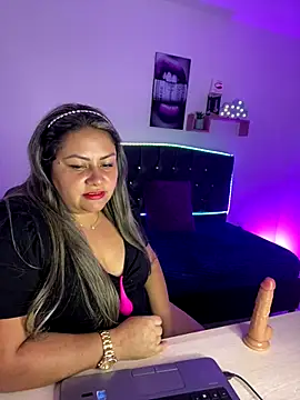 Snapshot of DALILA_EF chatting on 26, 11, 2025 DALILA EF online show from 26, 11, 2025