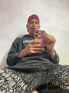 Snapshot of Luigi_cumming1 chatting on 26, 4, 2026 Luigi cumming1 online show from 26, 4, 2026