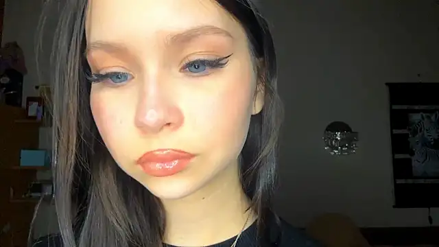 EmmaJonse online show from 1, 12, 2025