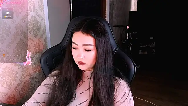 Emma Uilson online show from 8, 3, 2026