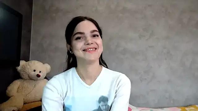 Snapshot of LillyWesthouse chatting on 18, 11, 2025 LillyWesthouse online show from 18, 11, 2025