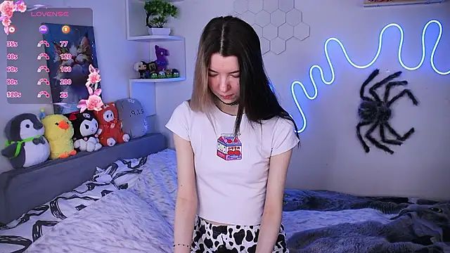 Snapshot of Emmie_shy chatting on 27, 2, 2026 Emmie shy online show from 27, 2, 2026