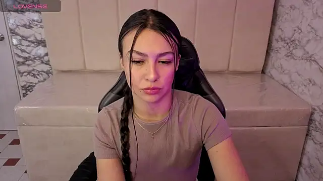 Snapshot of Maleja_v_ chatting on 5, 12, 2025 Maleja v online show from 5, 12, 2025