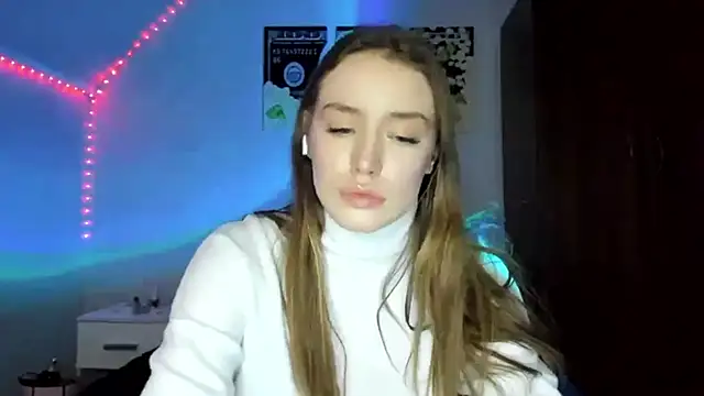 Snapshot of tinyglow chatting on 11, 3, 2026 tinyglow online show from 11, 3, 2026