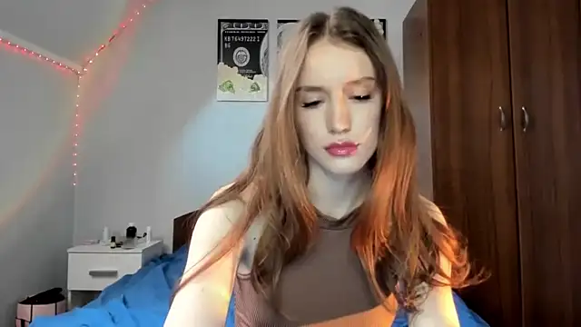 Snapshot of tinyglow chatting on 18, 3, 2026 tinyglow online show from 18, 3, 2026