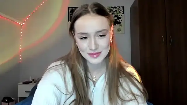 Snapshot of tinyglow chatting on 21, 3, 2026 tinyglow online show from 21, 3, 2026