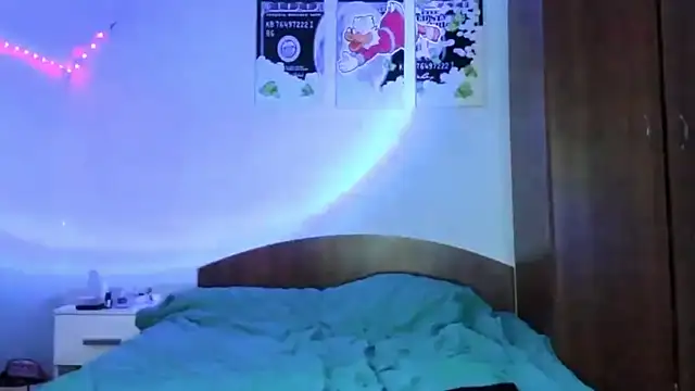 Snapshot of tinyglow chatting on 12, 4, 2026 tinyglow online show from 12, 4, 2026