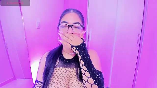 Snapshot of evelisse_ chatting on 21, 4, 2026 evelisse online show from 21, 4, 2026