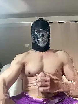 Snapshot of Luna_MaskedMan chatting on 5, 4, 2026 Luna MaskedMan online show from 5, 4, 2026