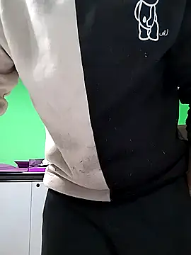 Snapshot of platone09 chatting on 14, 11, 2025 platone09 online show from 14, 11, 2025