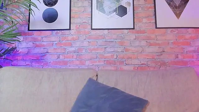 Snapshot of Chris_Varden chatting on 17, 12, 2025 Chris Varden online show from 17, 12, 2025