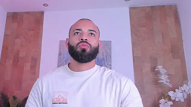 Snapshot of Chris_Varden chatting on 8, 4, 2026 Chris Varden online show from 8, 4, 2026