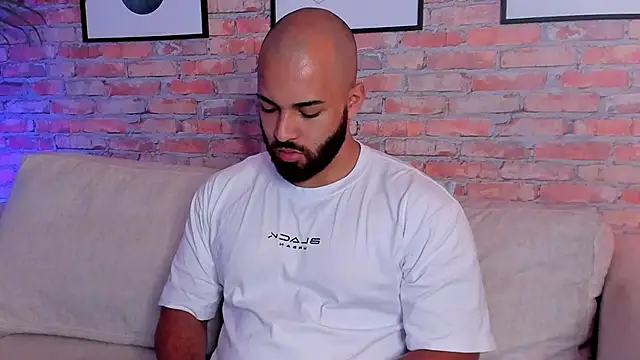 Snapshot of Chris_Varden chatting on 11, 4, 2026 Chris Varden online show from 11, 4, 2026