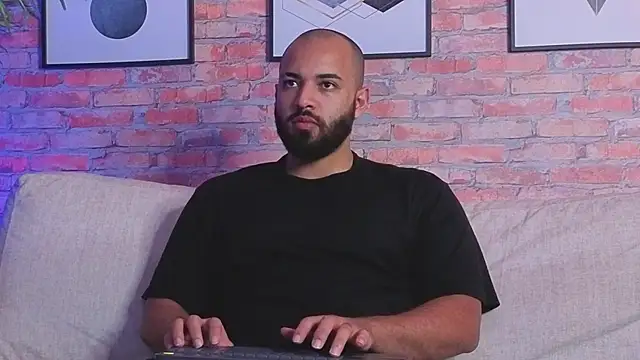 Snapshot of Chris_Varden chatting on 15, 4, 2026 Chris Varden online show from 15, 4, 2026