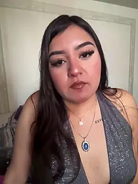 Snapshot of love_queen02 chatting on 18, 11, 2025 love queen02 online show from 18, 11, 2025