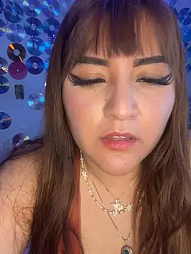 Snapshot of love_queen02 chatting on 29, 4, 2026 love queen02 online show from 29, 4, 2026