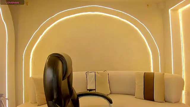 ZaraKafruni online show from 5, 3, 2026